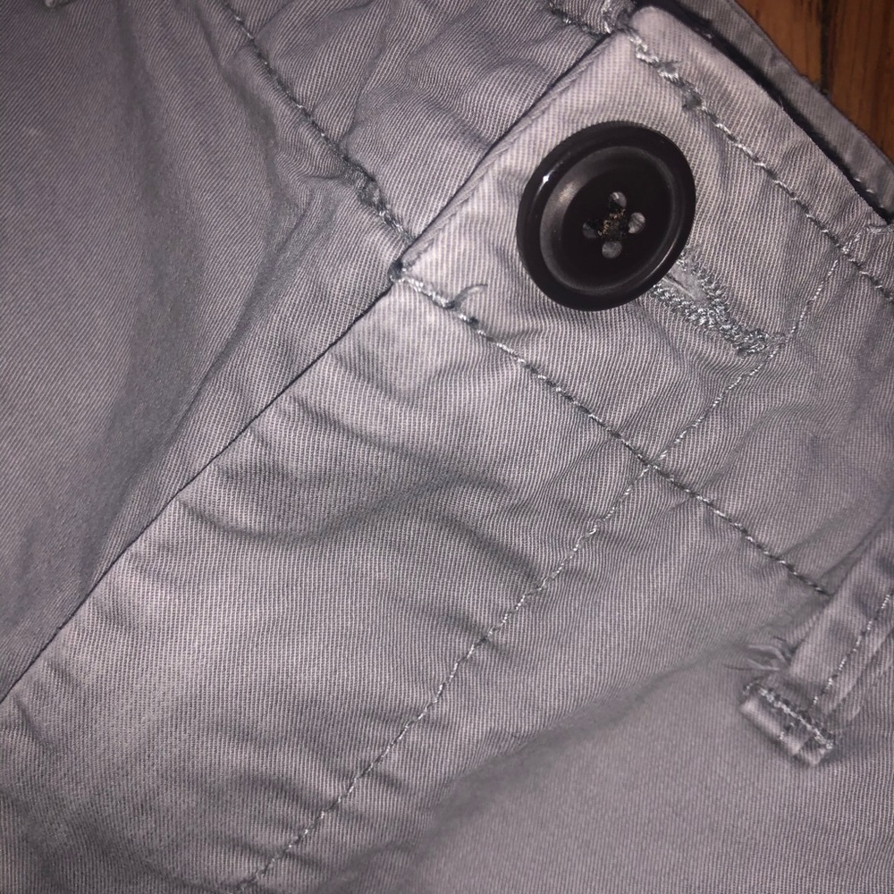 Men’s Aeropostale Flat-Front shorts in Gray - Picture 3 of 5